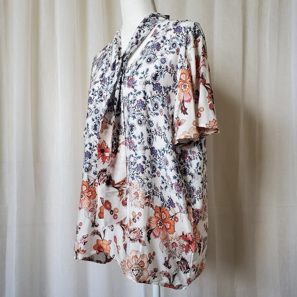The Neck Down Floral Top with Tie Womens Large - Picture 8 of 10